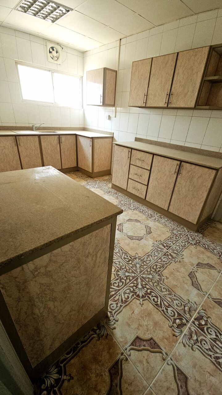 Salmaniya, Apartments, Flats, Houses & Villas, BHD 270/month,  2 BR,  2 Bedroom Unfurnished Flat For Rent With Ewa