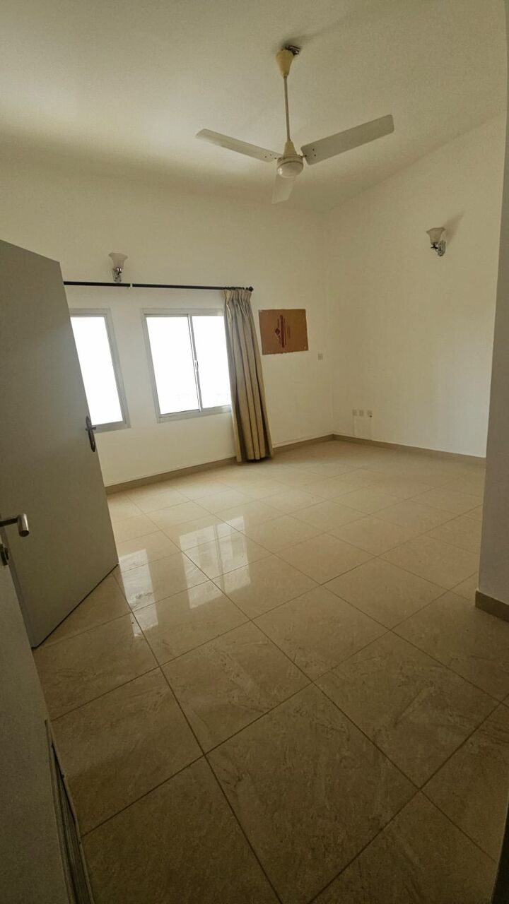 Salmaniya, Apartments, Flats, Houses & Villas, BHD 270/month,  2 BR,  2 Bedroom Unfurnished Flat For Rent With Ewa