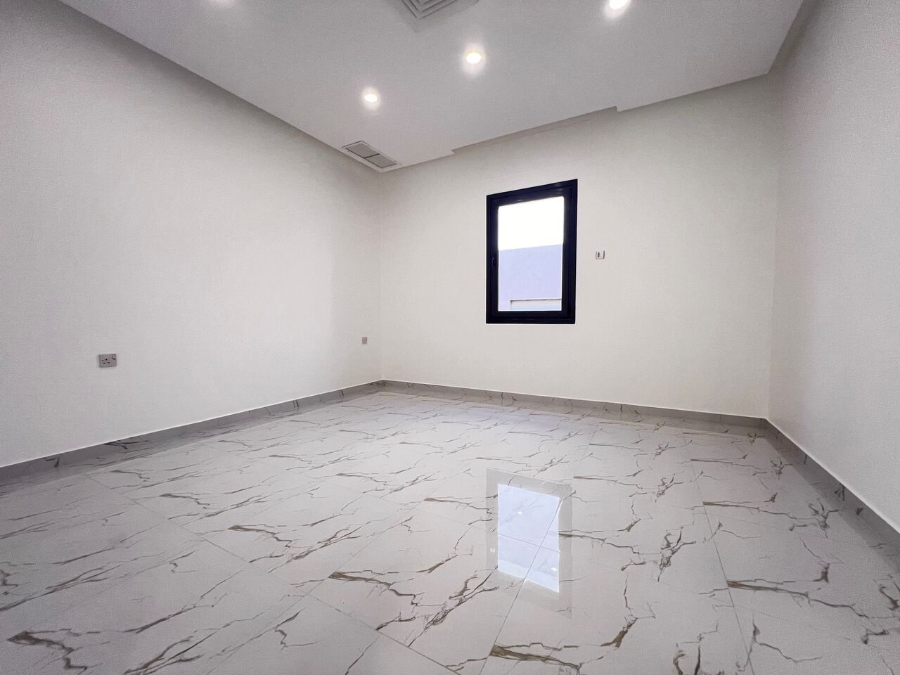 Kuwait City, Apartments, Flats, Houses & Villas, KWD 500/month,  3 BR,  Jabriya &ndash; Lovely, Unfurnished, Three Bedroom Apartment
