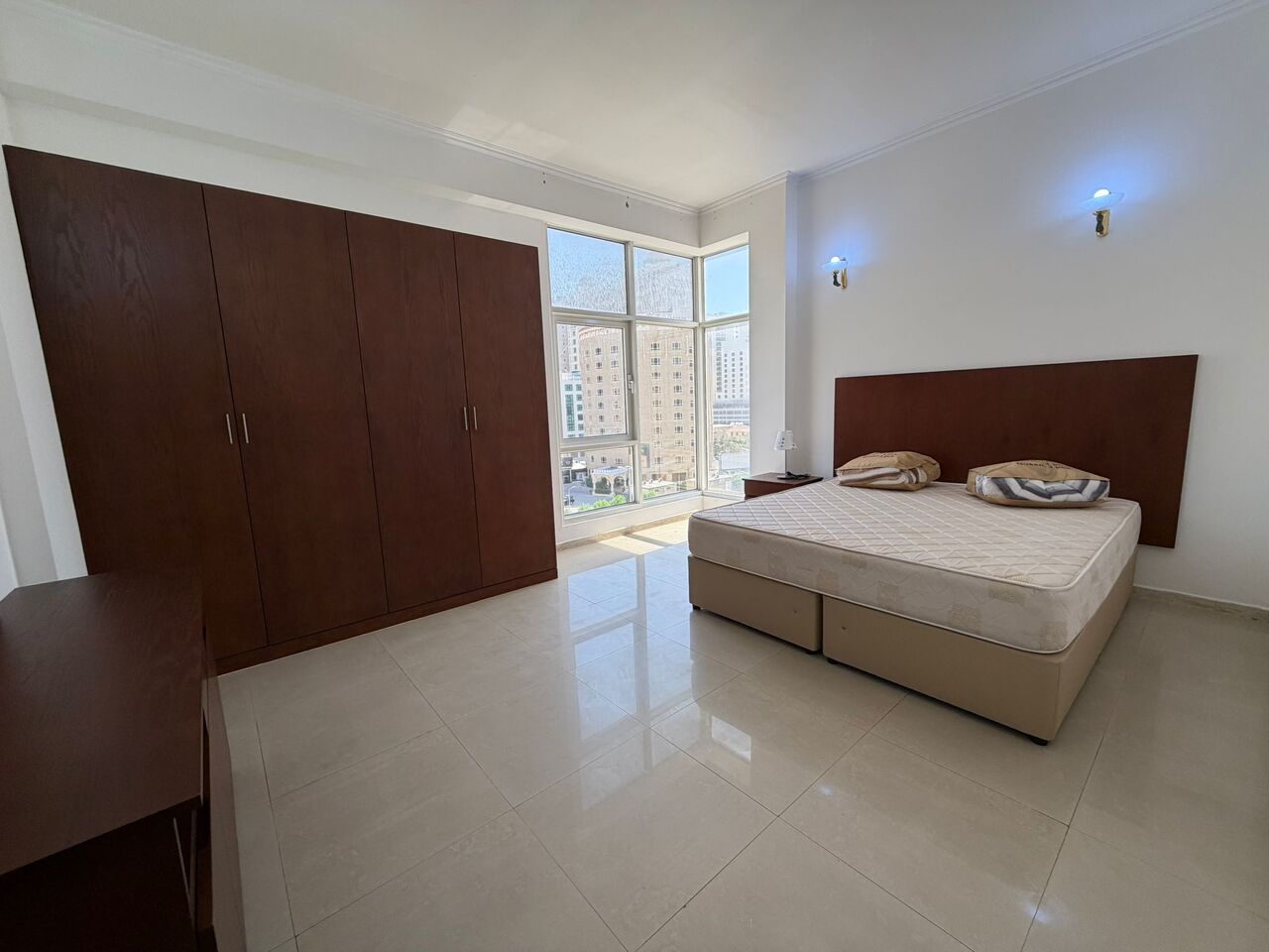 Juffair, Apartments, Flats, Houses & Villas, BHD 430/month,  Furnished,  2 BR,  Apartment For Rent In Juffair | Balcony | Pool, Gym & Unlimited WiFi