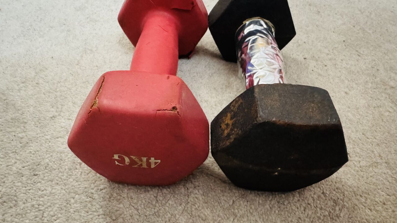Hoora, Health & Beauty Items, BHD 8,  Bjm Weight Dumbbells 4+4=8kg (urgent Sale)