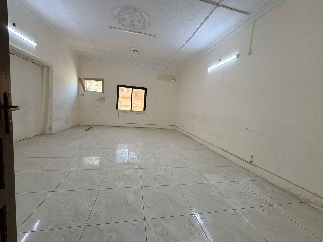 Isa Town, Commercial Villas, BHD 700,  Commercial Villa For Rent In Isa Town | 10 Bedrooms | Ideal For Schools & Training Centers