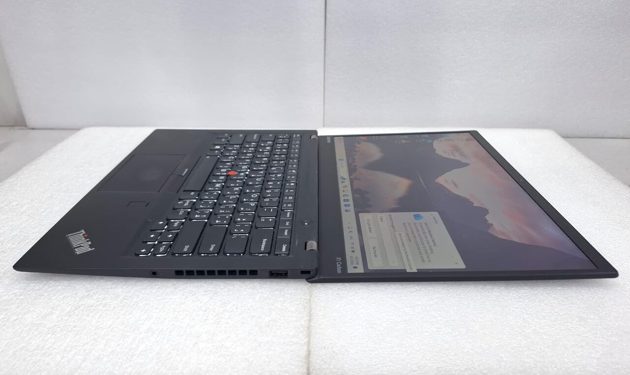 Muharraq, Computers, BHD 105,  Lenovo X1 Carbon Core I7 7th Gen Laptop 16GB RAM 14" FHD LED (Free Bag & Mouse 99/-BD Only