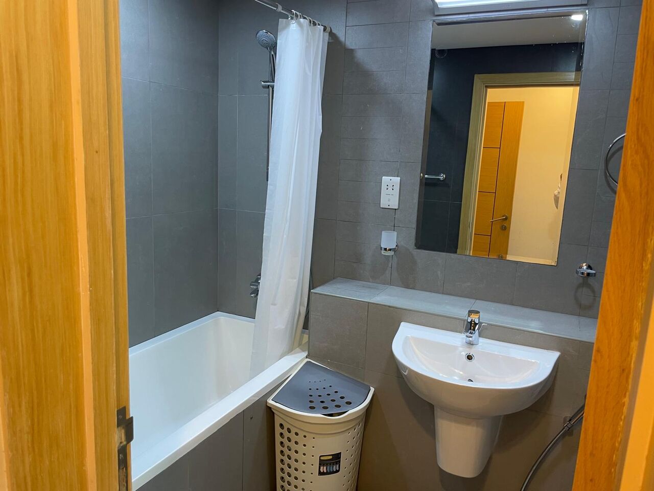 Manama, Apartments, Flats, Houses & Villas, BHD 340/month,  2 BR,  2 Bedroom Fully Furnished Flat For Rent