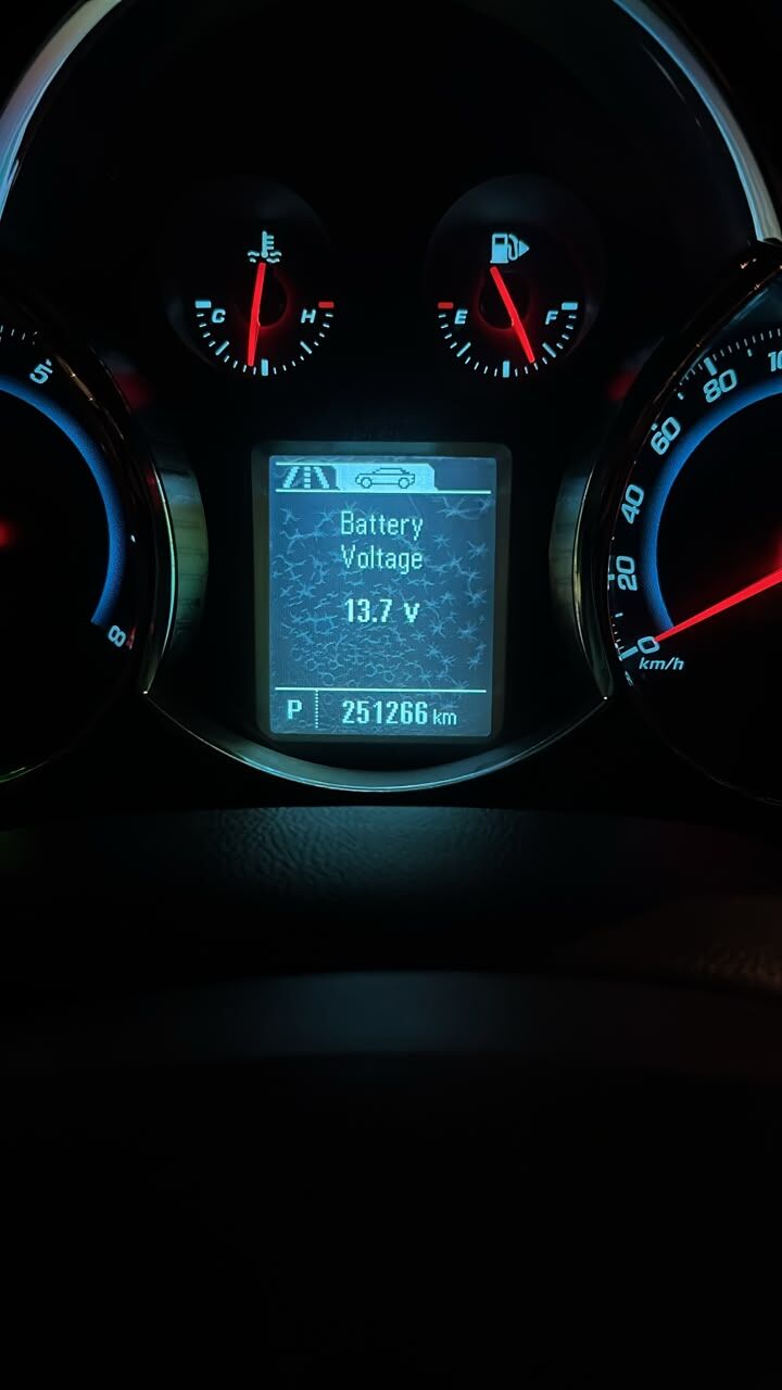 Khobar, Vehicles, Cars & Trucks , SAR 28000,  Chevrolet Cruze LT 1.8L,  2017,  Automatic,  251266 KM,  Chevrolet Cruze, LT 1.8L &ndash; Excellent Condition &ndash; For Sale