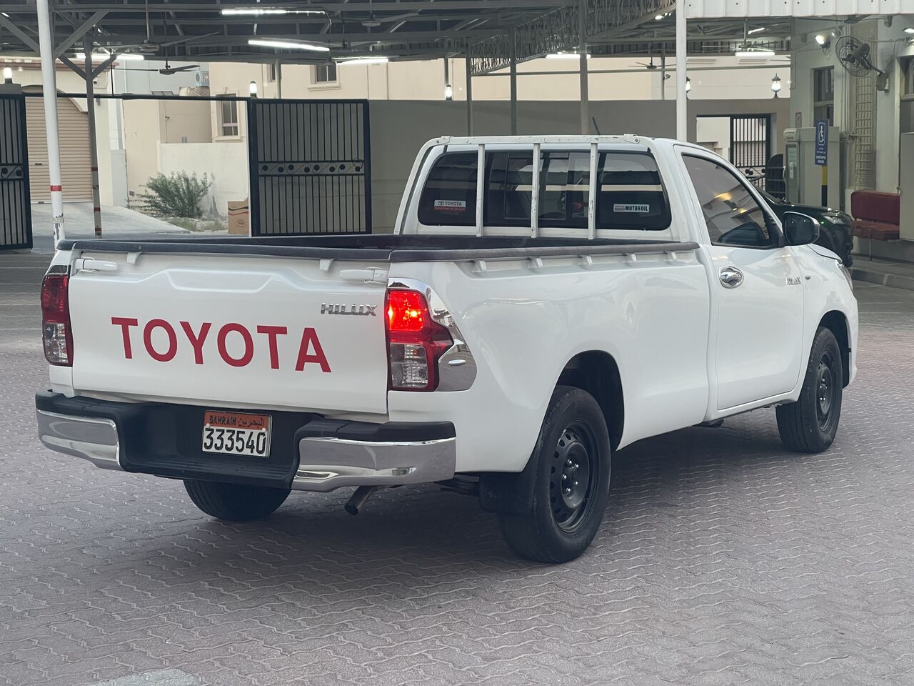 East Riffa, Vehicles, Cars & Trucks , BHD 5900,  Toyota Hilux,  2023,  Manual,  800000 KM,    (2 Door) FOR SALE