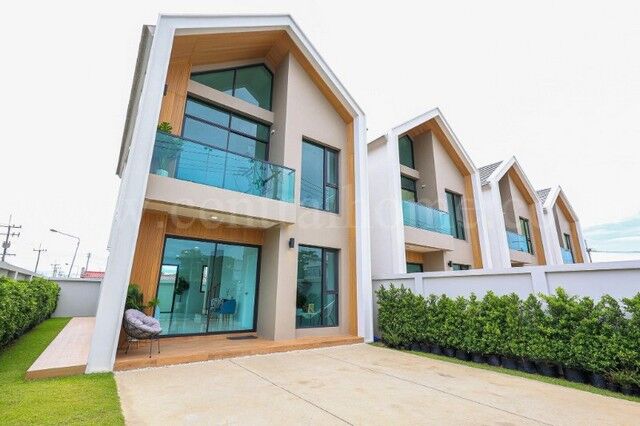 Bangkok, Real Estate For Sale, THB 3590000,  4 BR,  43 Sq. Feet,  Urgent Sale, Detached House, Veela Home At Sam Phran, Nakhon Pathom, New House, Corner