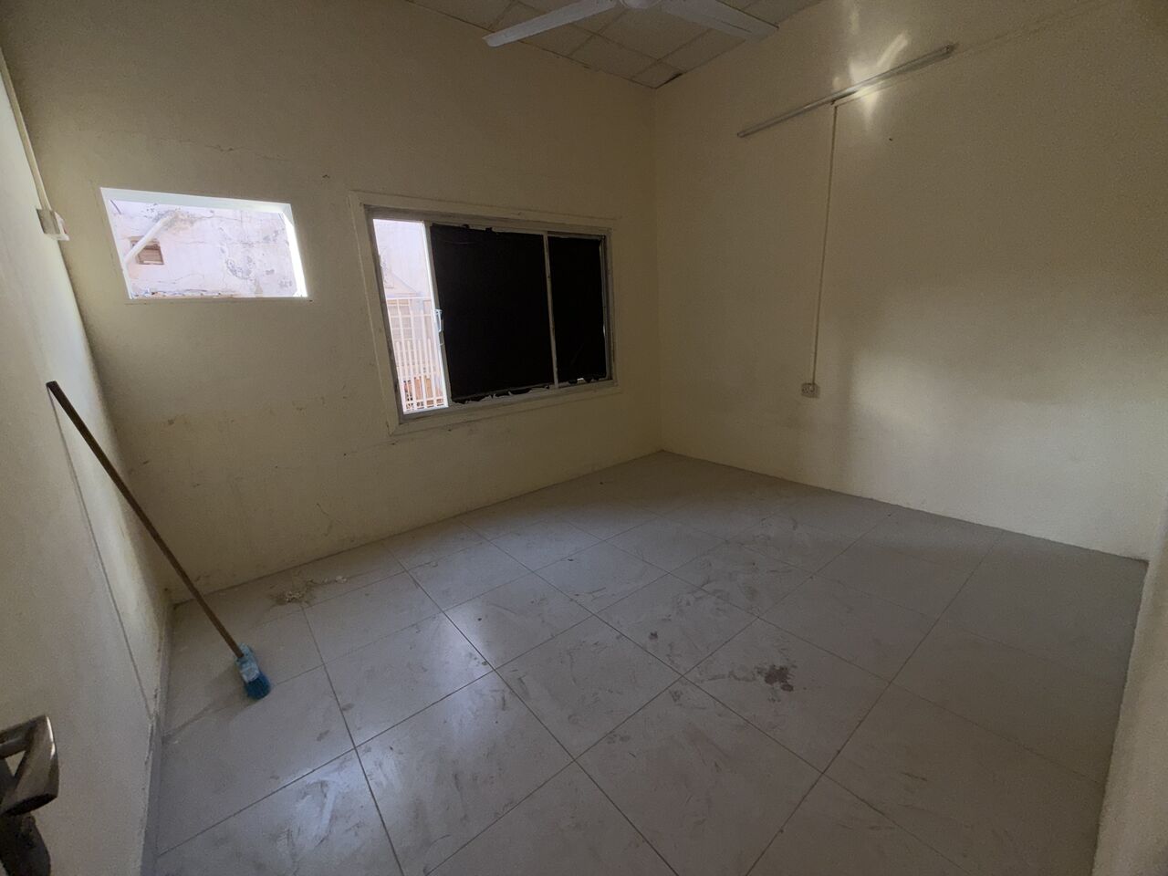 Salmaniya, Apartments, Flats, Houses & Villas, BHD 125/month,  2 BR,  2 Bedroom Flat For Rent Without Ewa