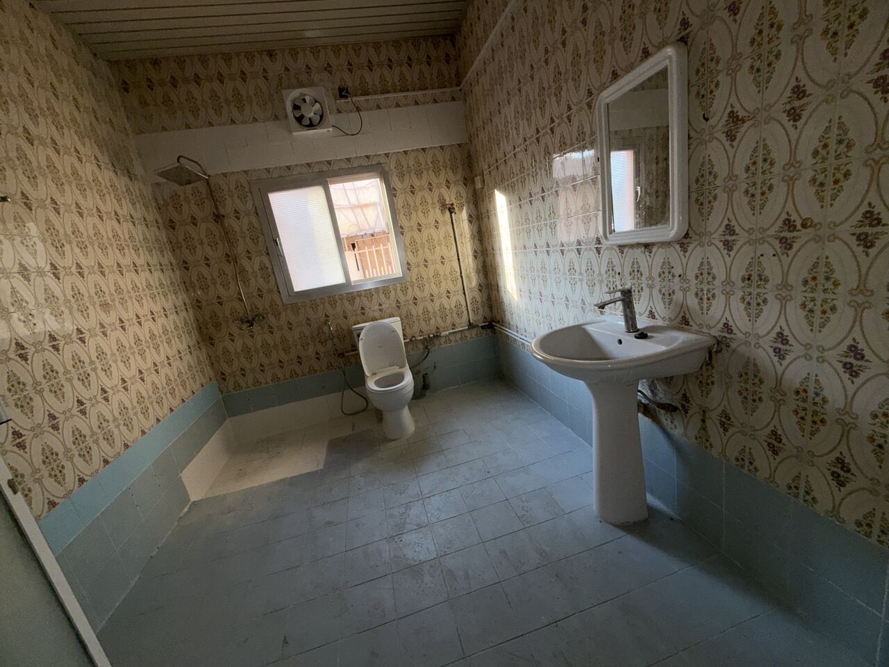 Salmaniya, Apartments, Flats, Houses & Villas, BHD 125/month,  2 BR,  2 Bedroom Flat For Rent Without Ewa