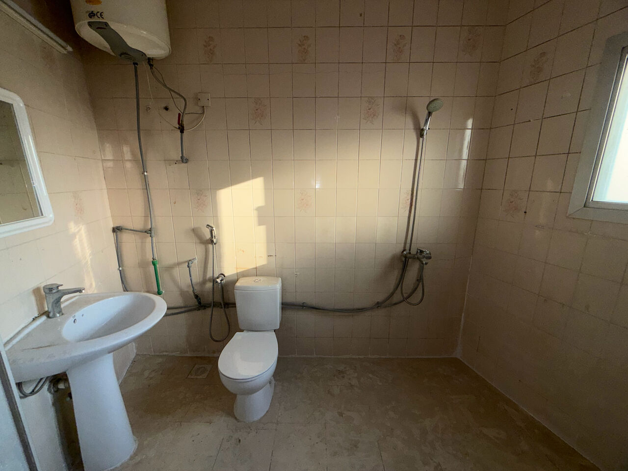 Salmaniya, Apartments, Flats, Houses & Villas, BHD 120/month,  2 BR,  2 Bedroom Flat For Rent Without Ewa