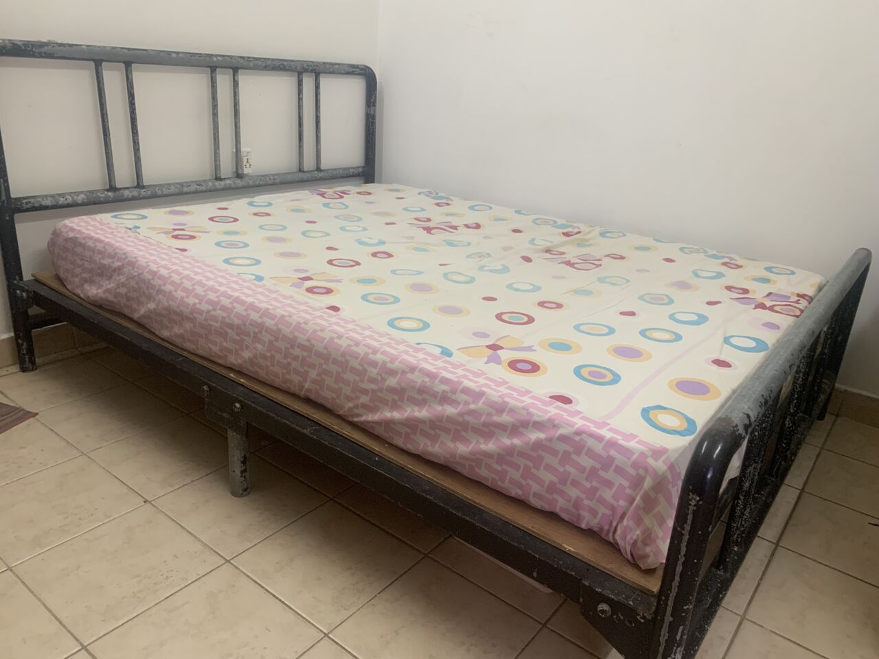 Hidd, Furniture, BHD 19,  Heavy Steel Bed-King Size-Free
