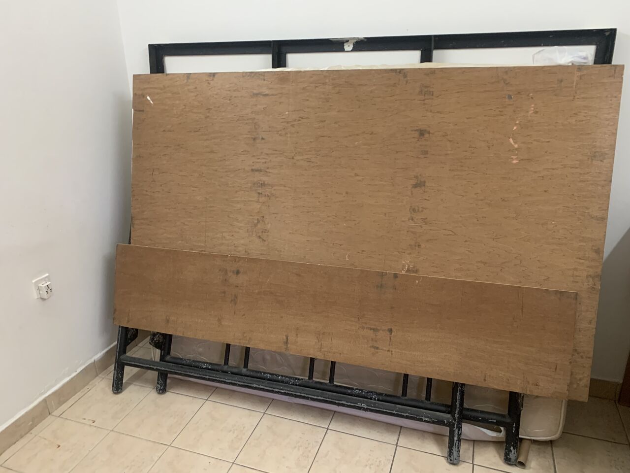 Hidd, Furniture, BHD 19,  Heavy Steel Bed-King Size-Free