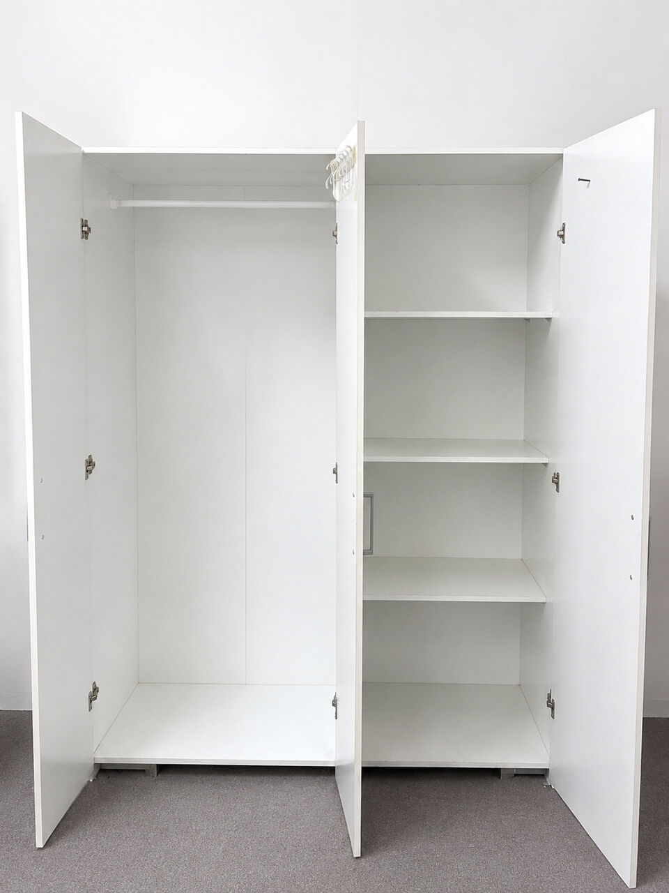Al Murabba, Furniture, SAR 300,  Furniture For Sale &ndash; 3 Door Wardrobe And 3 Drawer Chest With Mirror