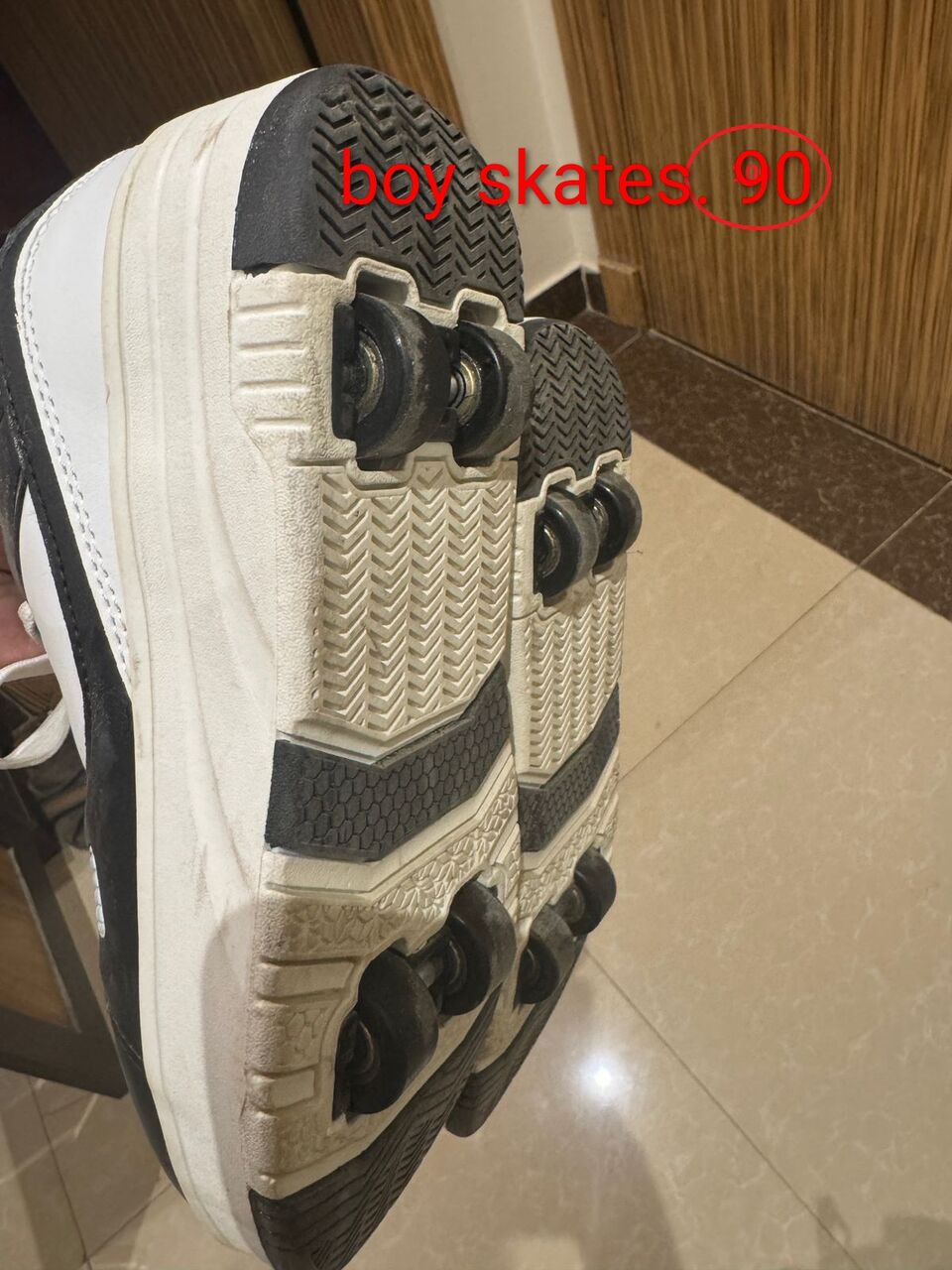 Al Mounsiyah, Furniture, SAR 190,  Skates
