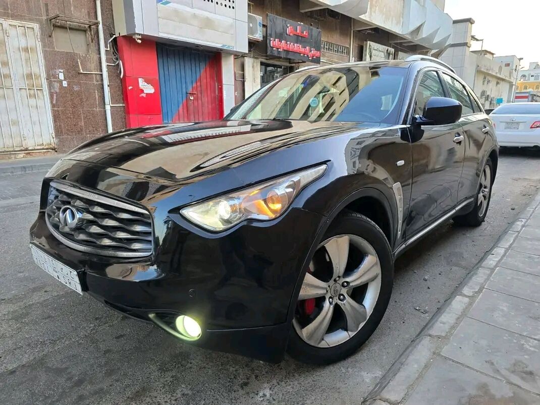 Jeddah, Vehicles, Cars & Trucks , SAR 22000,  Infiniti FX,  2009,  Automatic,  300000 KM,  35 Six Cylinders Price Negotiable