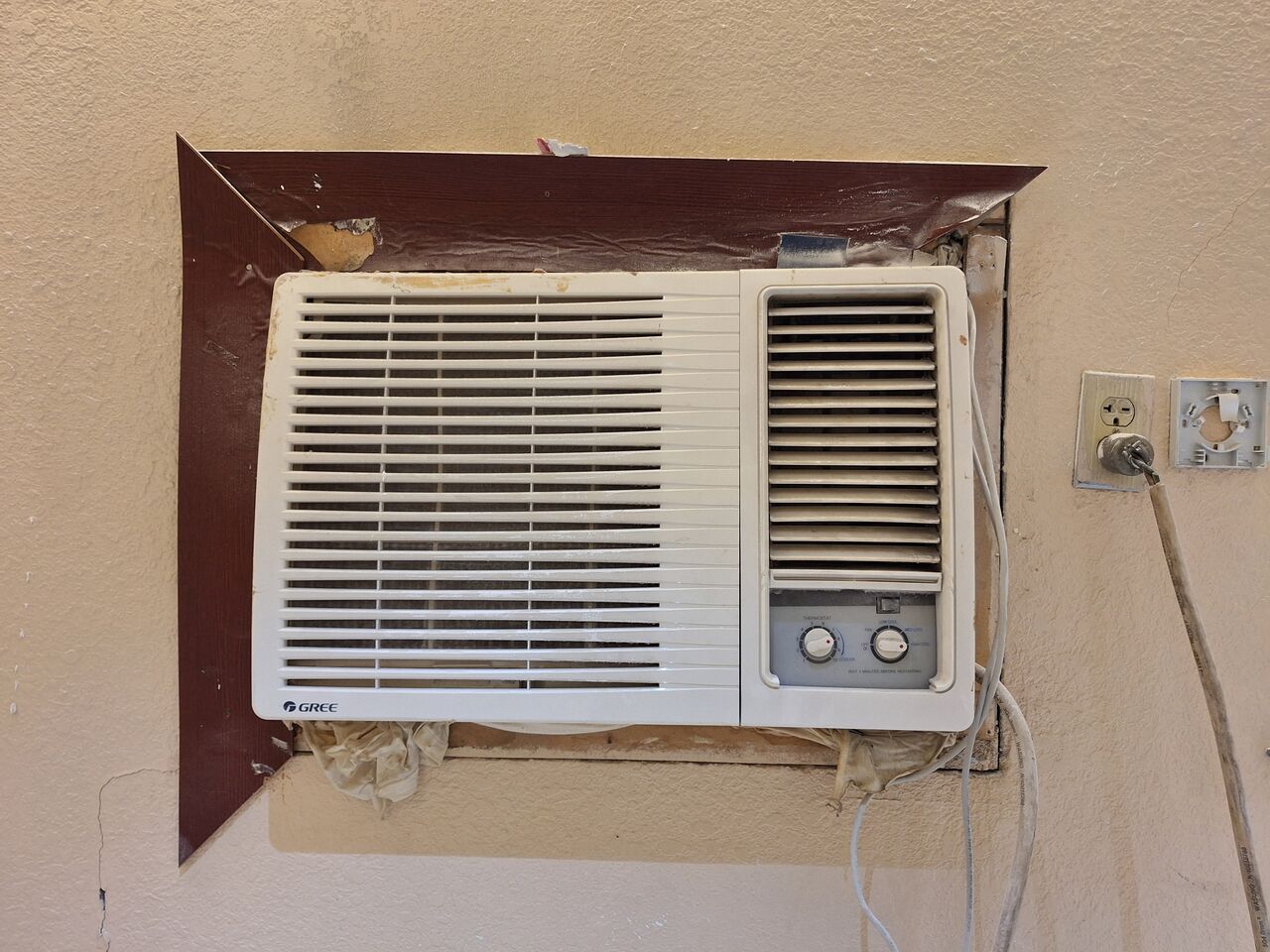 Khobar, Air Conditioners, SAR 849,  Gree 2 Ton Window