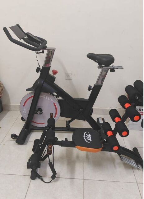 Al Khobar Al Shamalia, Health & Beauty Items, SAR 525,  Compact Home Gym Combo: Spin Bike + Ab Machine In One Space‑saving Setup, Perfect For Full