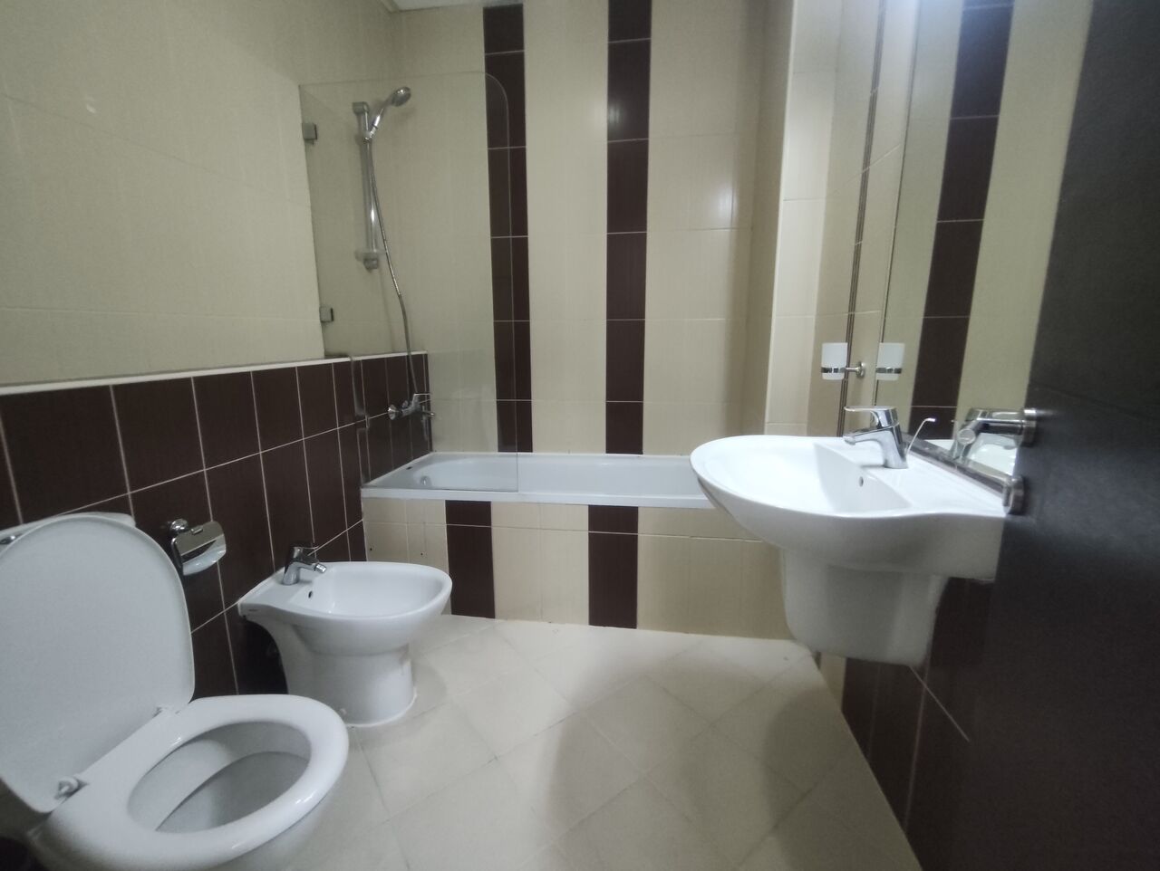 Adliya, Apartments, Flats, Houses & Villas, BHD 350/year,  2 BR,  Gorgeous Fully Furnished 2 Bhk Flat At Adliya Just For 350 Bhd