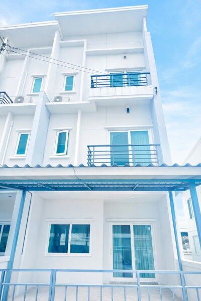 Bangkok, Villas, THB 19999,  25 Sq. Feet,  Ramintra-Samwa 4 Air, Big C Suwinthawong 500 M. Townhouse, 3 Floors, Corner House, 3