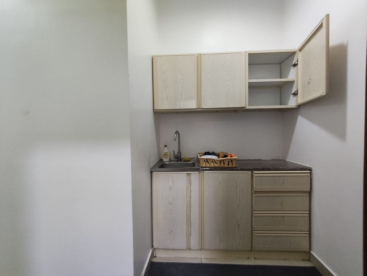 Janabiya, Apartments, Flats, Houses & Villas, BHD 160/year,  1 BR,  Janabiya:- Furnished Studio Flat On Rent With Unlimited Ewa..