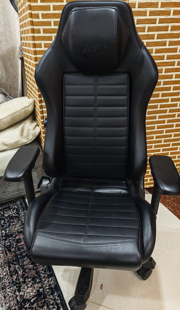 Riyadh, Furniture, SAR 750,  URGENT DXRACER MASTER GAMING CHAIR Is For Sale