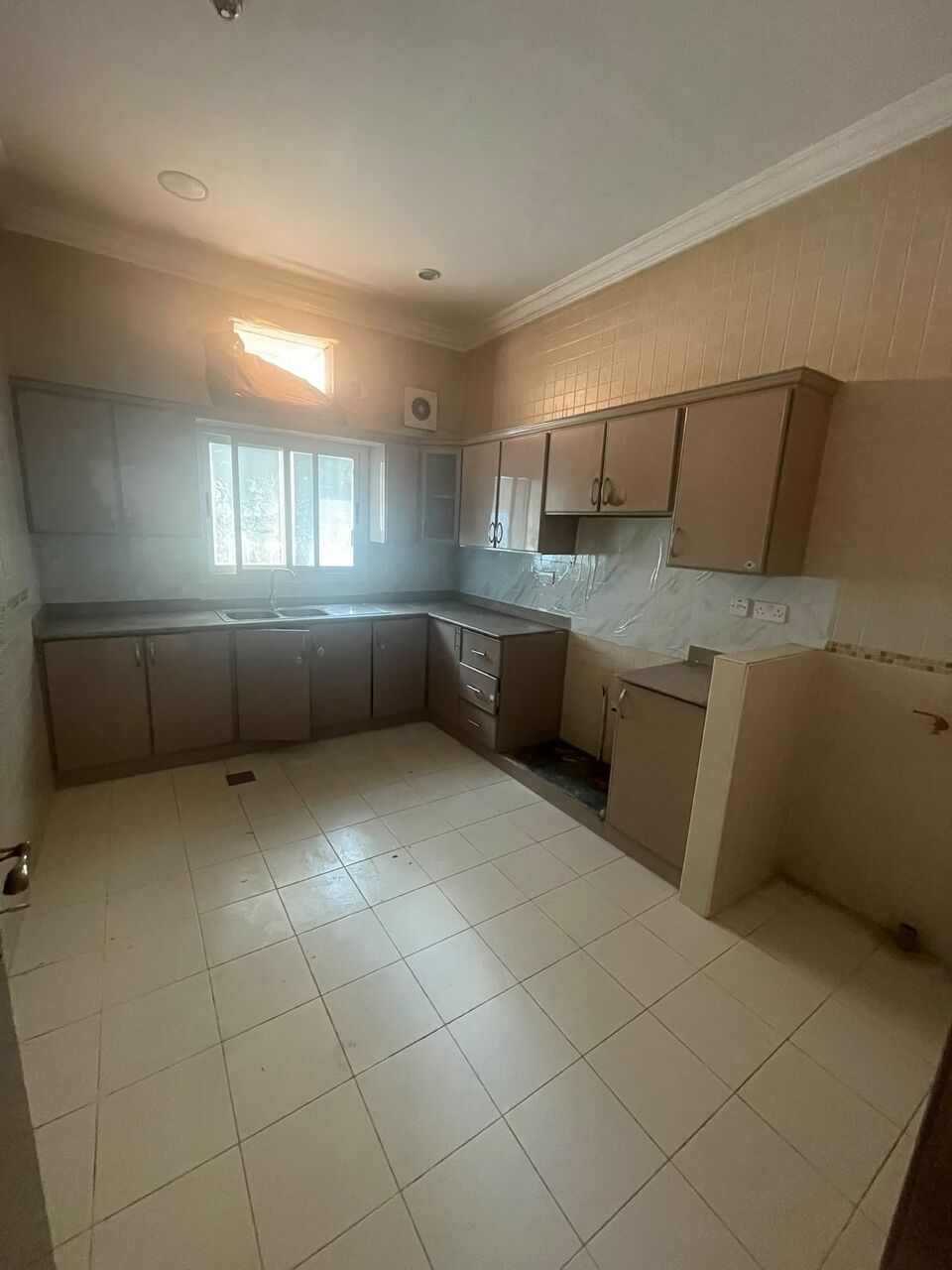 Riffa, Apartments, Flats, Houses & Villas, BHD 180,  2 BR,  Flat For Rent In Riffa Bukora