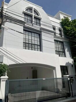 Bangkok, Villas, THB 120000,  36 Sq. Feet,  For Rent, 4-story Townhome (newly Renovated), Soi Ekkamai 12, Near Ekkamai International