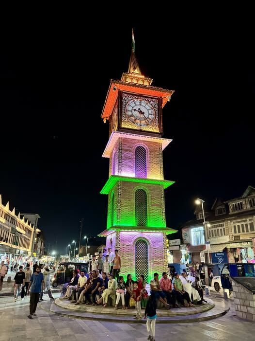 New Delhi, Tickets, INR 24999,  Srinagar Delights Tour  4 Nights PACKAGE CATEGORY : Family, Group DESTINATIONS COVERED : 4