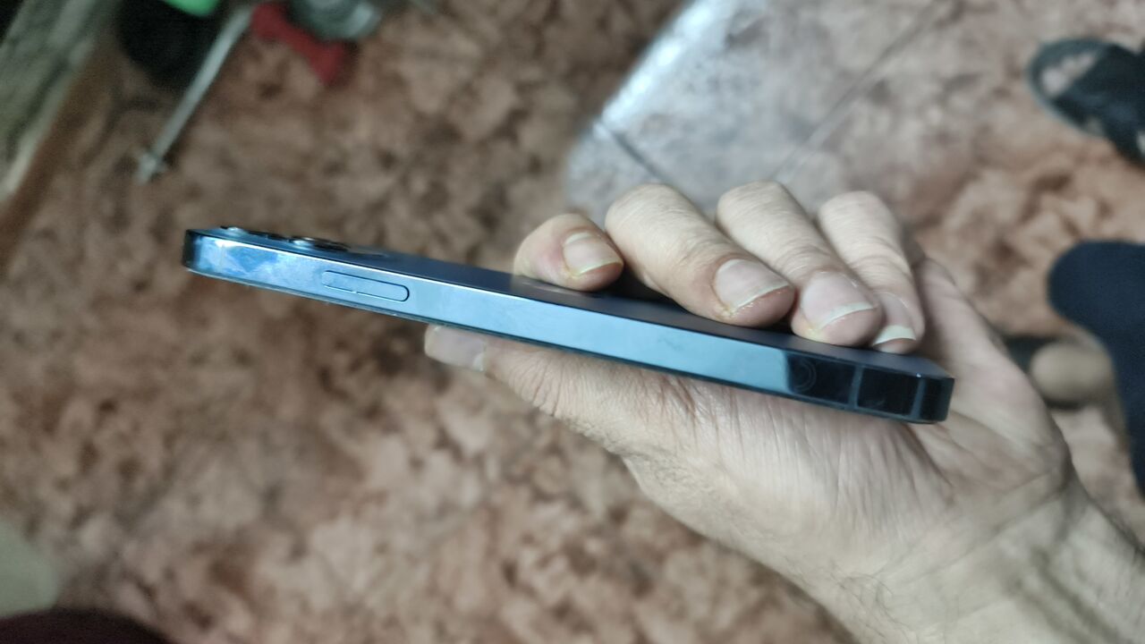 Jeddah, Mobile Phones, SAR 1350,  Iphone 12 Pro 256gb Blue Btry 75%