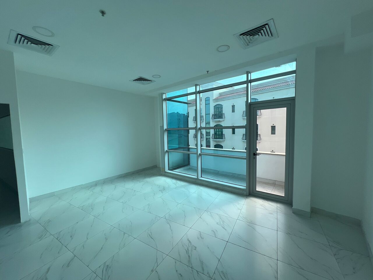 Adliya, Offices, BHD 230,  45 Sq. Meter,  Modern Office Space For Rent In Adliya | Large Balcony