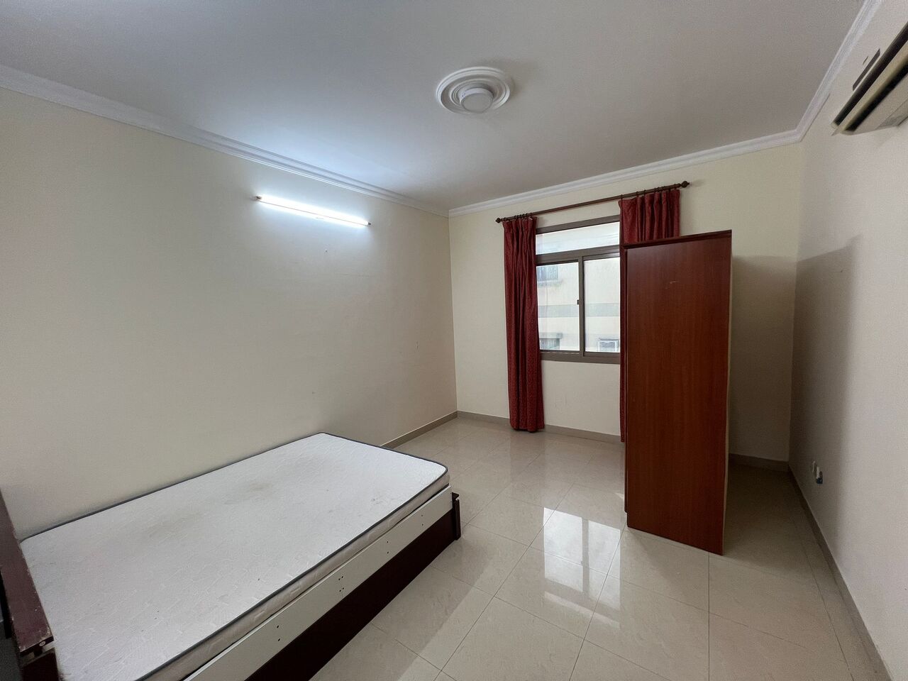 Manama, Apartments, Flats, Houses & Villas, BHD 350/month,  3 BR,  Semi-Furnished  Apartment For Rent In Gufool | Near Water Garden City