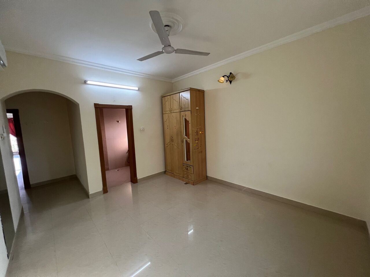 Manama, Apartments, Flats, Houses & Villas, BHD 300/month,  2 BR,  Semi-Furnished  Apartment For Rent In Gufool |