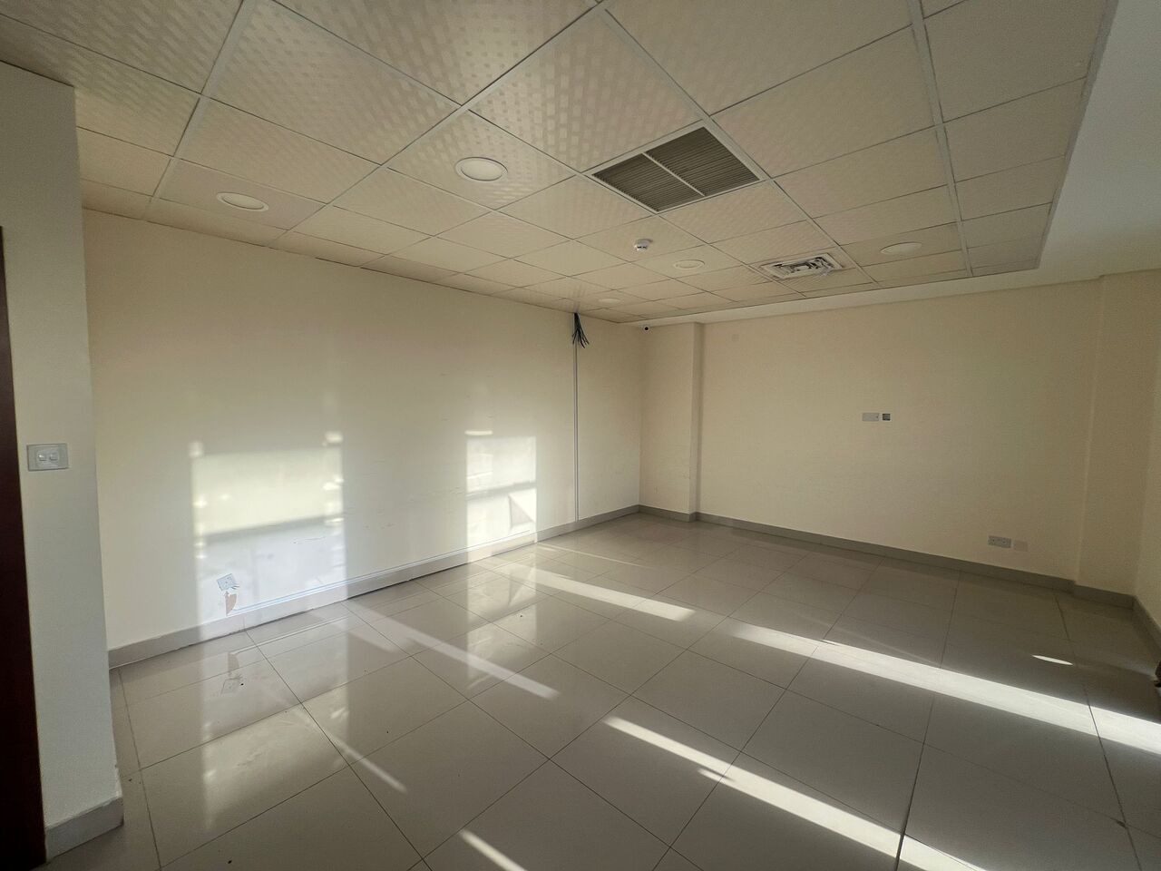 Al Seef, Offices, BHD 600,  110 Sq. Meter,  Bright & Modern Office For Rent In The Heart Of Seef