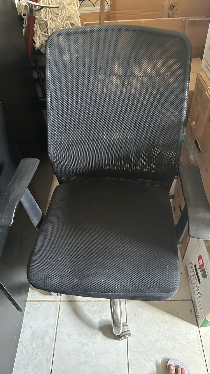 Riyadh, Furniture, SAR 100,  Two Rotating (swivel) Office Chairs