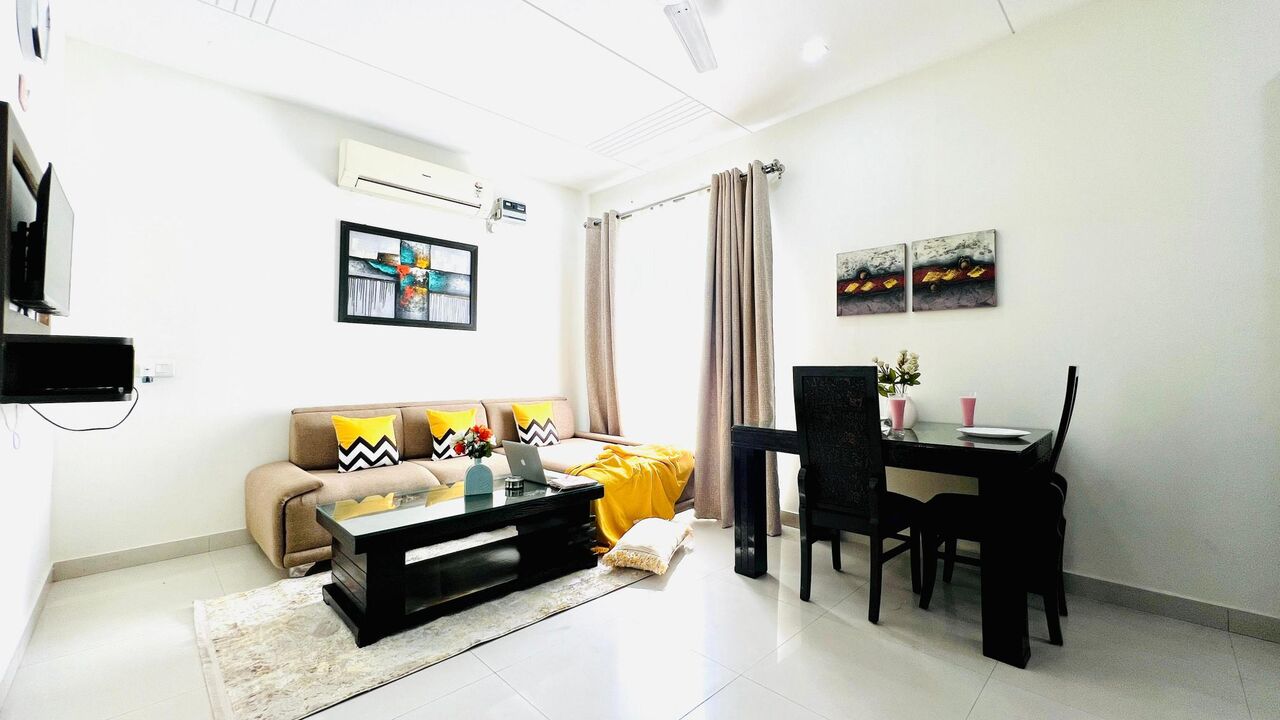 Gurugram, Apartments, Flats, Houses & Villas, INR 4000/day,  Furnished,  1 BR,  550 Sq. Meter,  One Bedroom Apartment