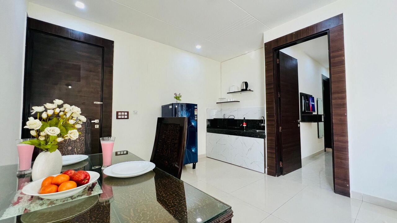 Gurugram, Apartments, Flats, Houses & Villas, INR 4000/day,  Furnished,  1 BR,  550 Sq. Meter,  One Bedroom Apartment