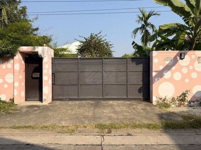 Bangkok, Real Estate For Sale, THB 7865000,  6 BR,  121 Sq. Feet,  Land For Sale With House, Area 121 Sq M., Prime Location, Prachachuen 4 Area,