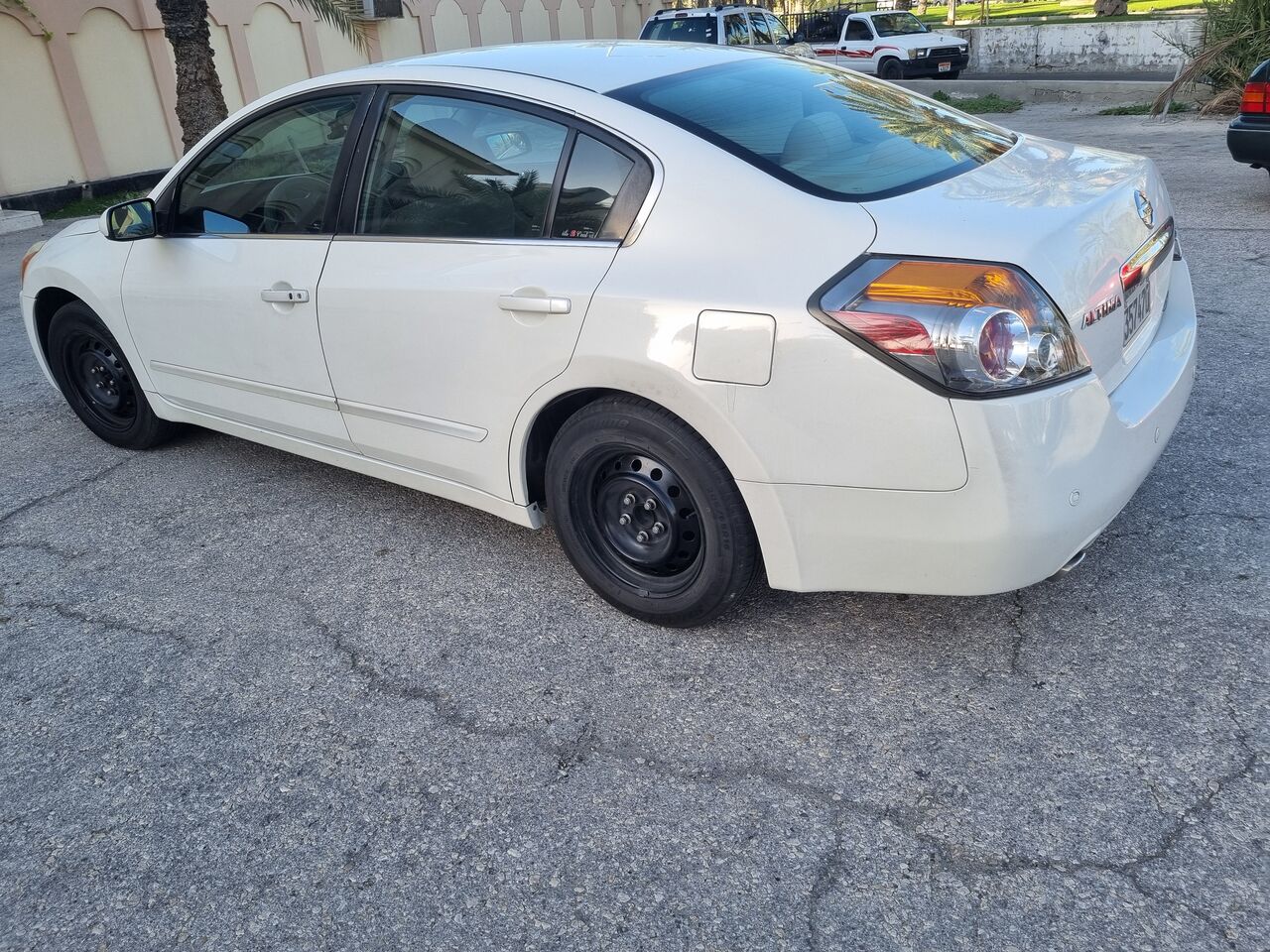 Manama, Vehicles, Cars & Trucks , BHD 1450,  Nissan Altima,  2012,  Automatic,  200000 KM,  For Sale