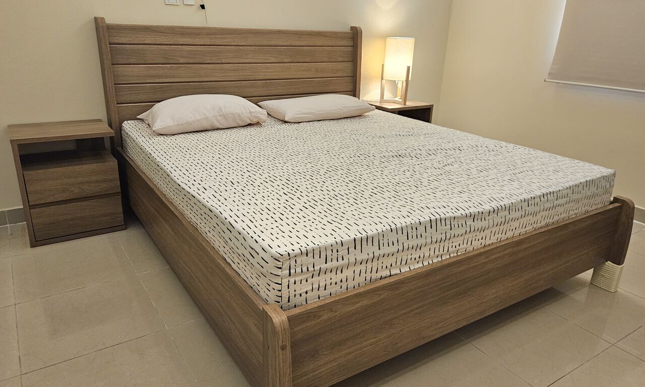 Dammam, Furniture, SAR 1600,  4-Piece King Bedroom Set - 190x200 Cm