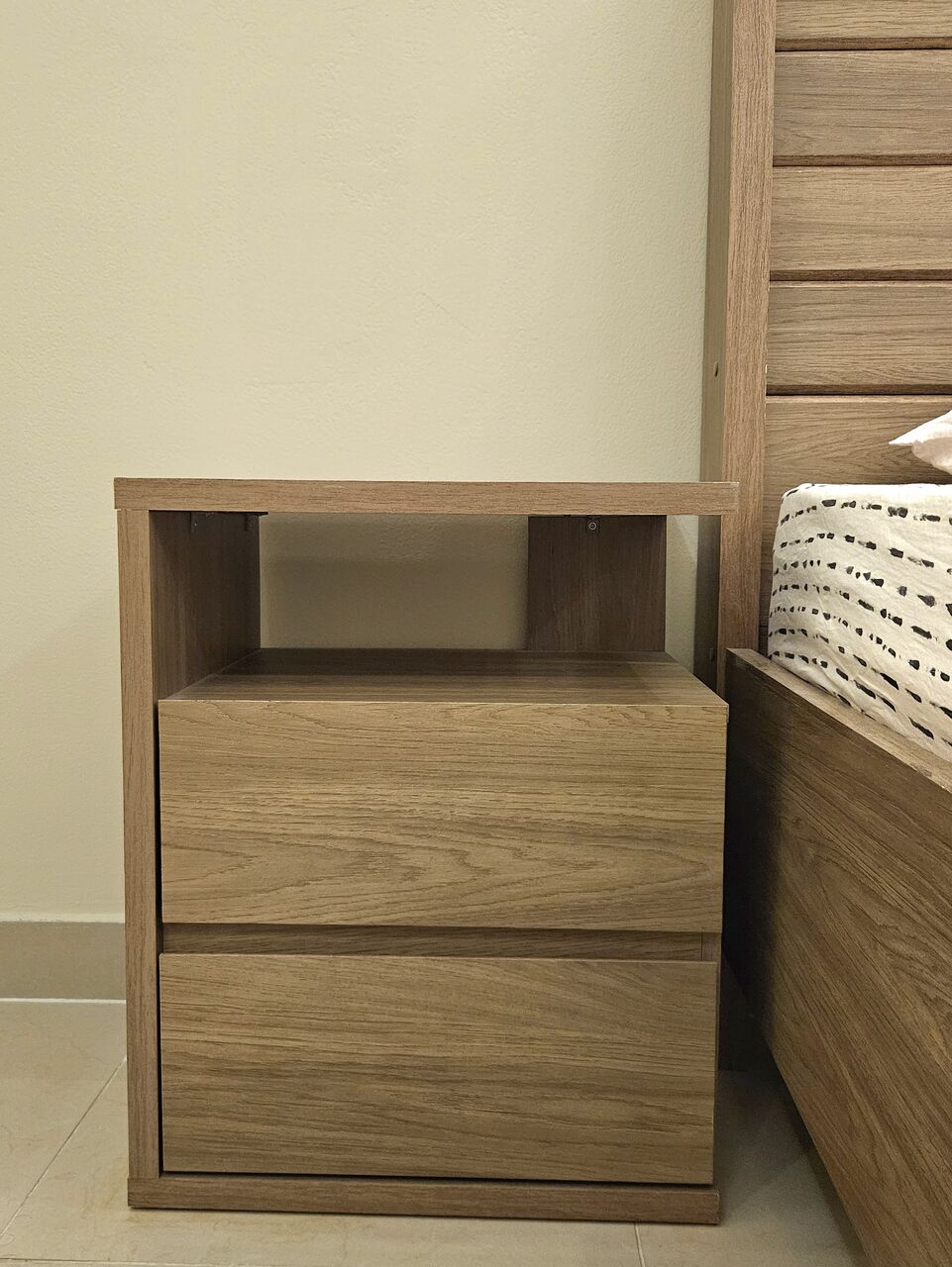 Dammam, Furniture, SAR 1600,  4-Piece King Bedroom Set - 190x200 Cm