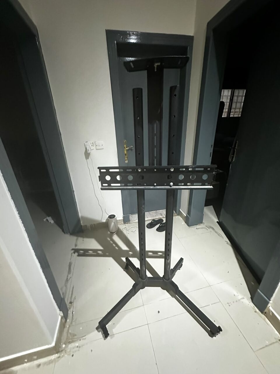 Al Wizarat, Household Items, SAR 100,  32"&ndash;75" TVs (depending On TV Weight And VESA Size).
