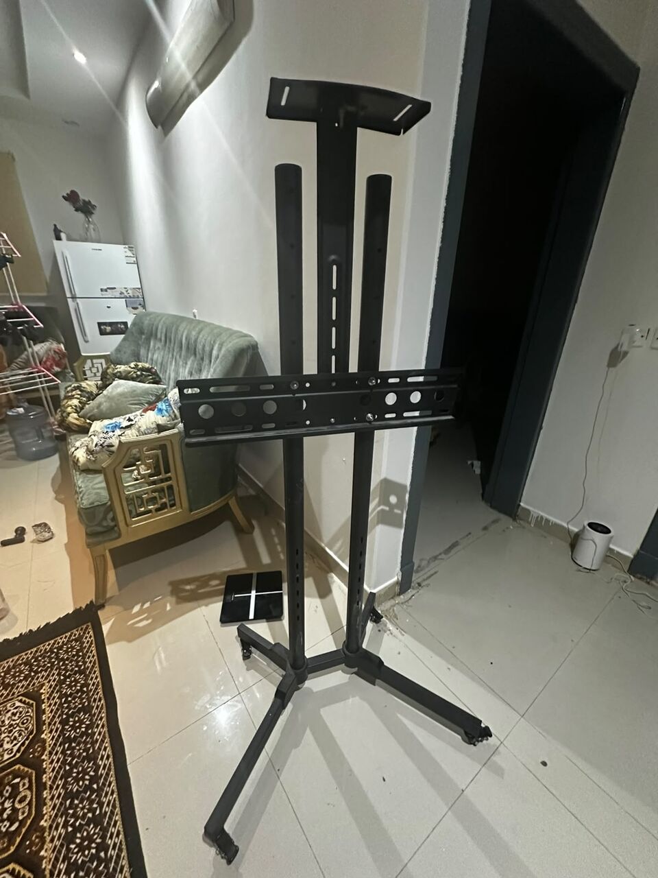 Al Wizarat, Household Items, SAR 100,  32"&ndash;75" TVs (depending On TV Weight And VESA Size).