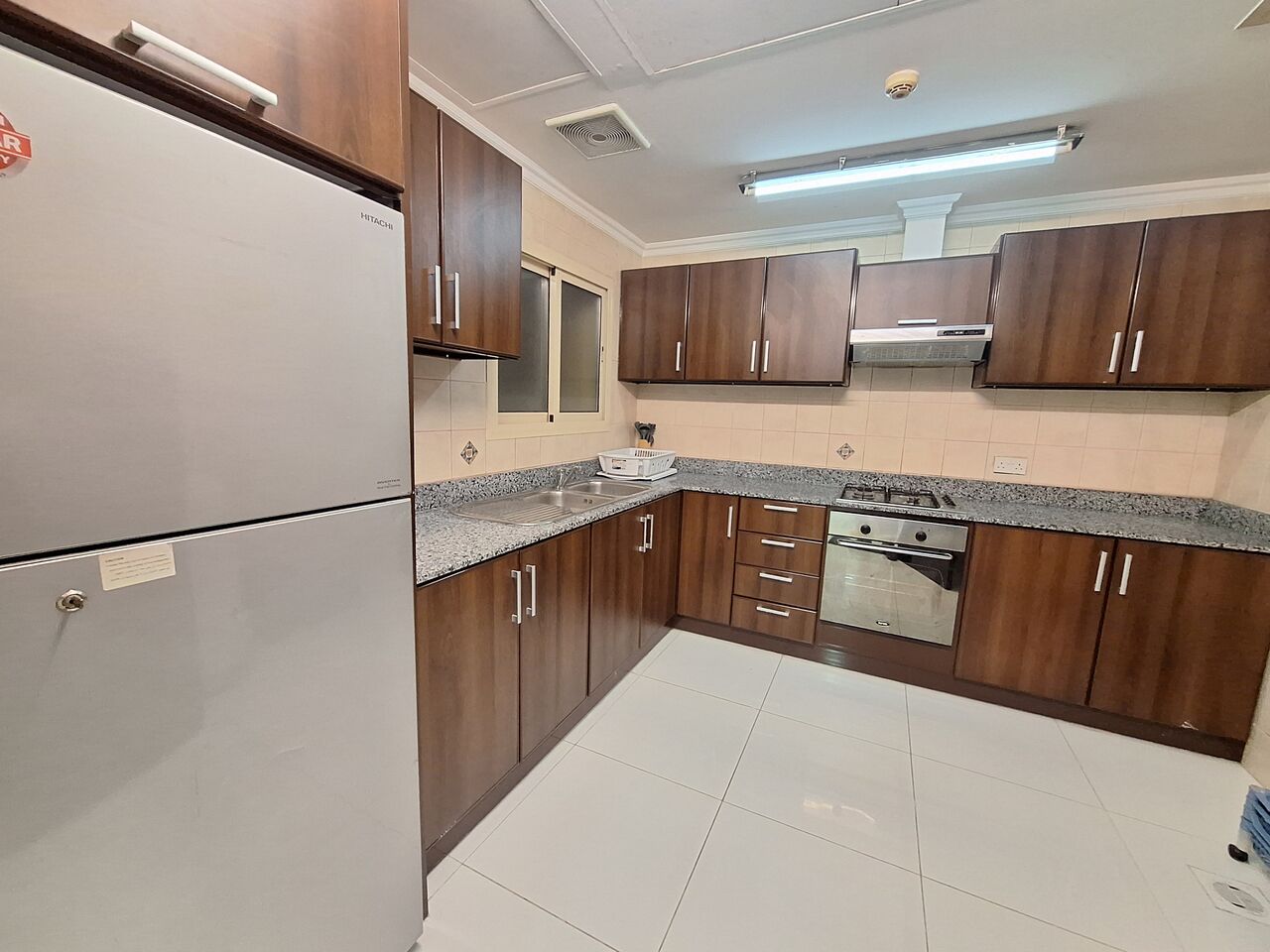 Juffair, Apartments, Flats, Houses & Villas, BHD 425/month,  Furnished,  3 BR,  180 Sq. Meter,  Huge 3 Bhk | Gas Connection | Free Wifi & Hk | Balcony | Closed Kitchen | Family Building