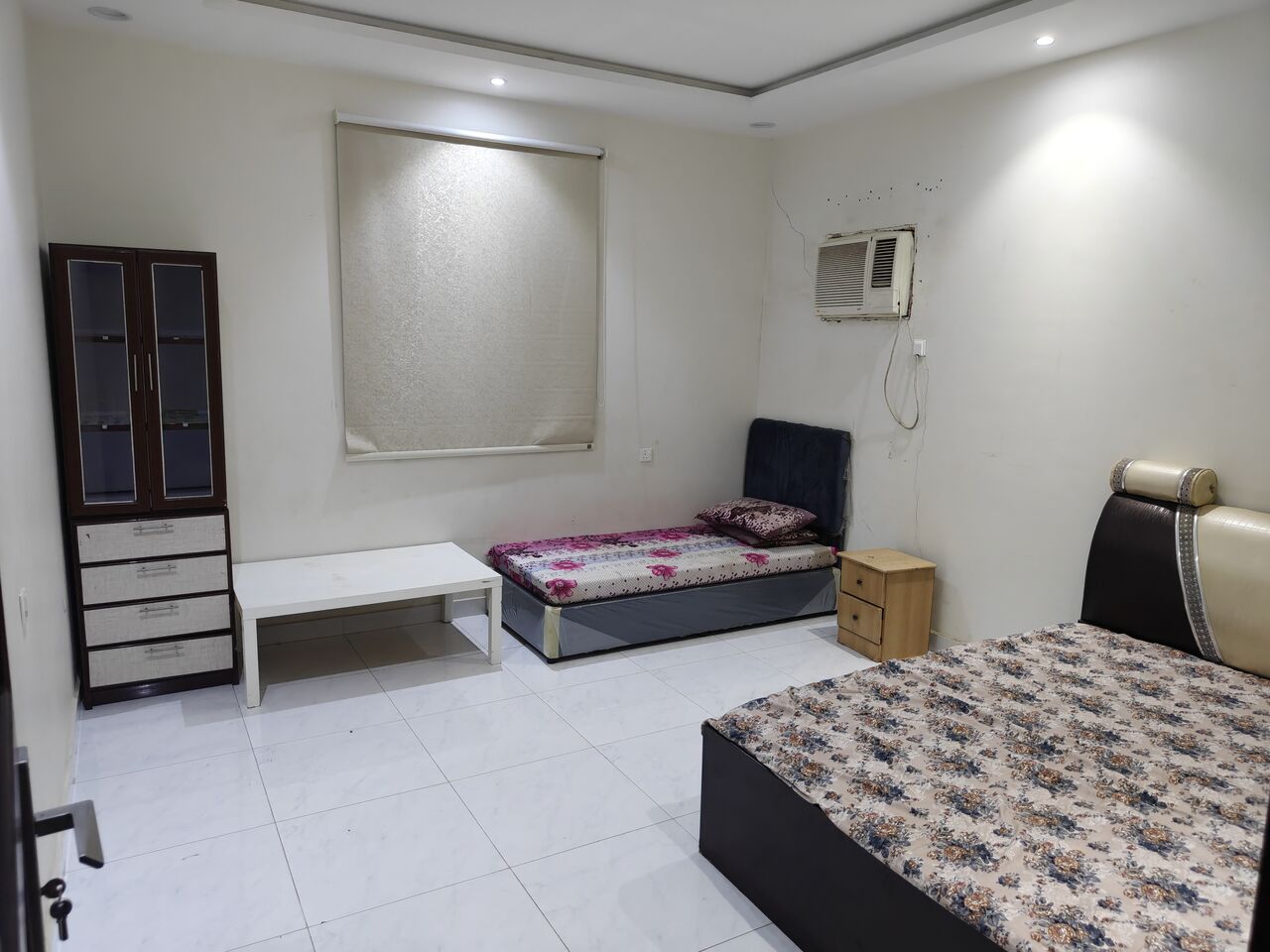 Jeddah, Rooms for Rent, SAR 1000/month,  One Room In A 2BHK Flat In Al-Fadeylah, Opposite Khumrah/Qryniah/Khomra For One Person.
