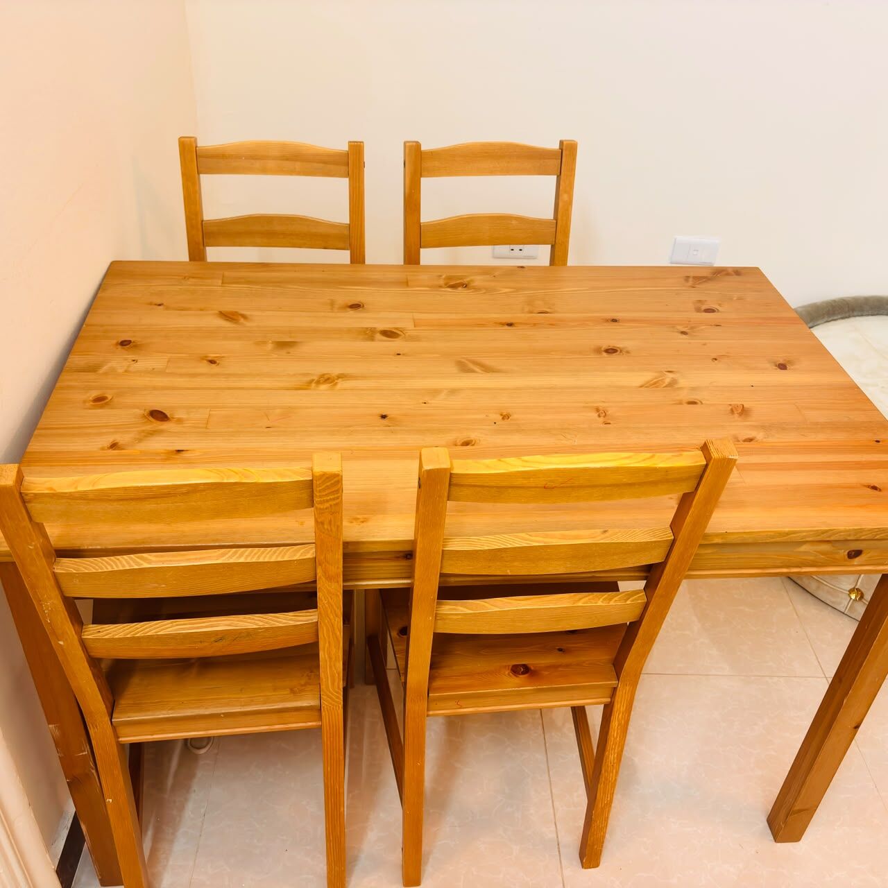 Jeddah, Furniture, SAR 3000,  9 Seater Sofa With Chairs & Dining Table