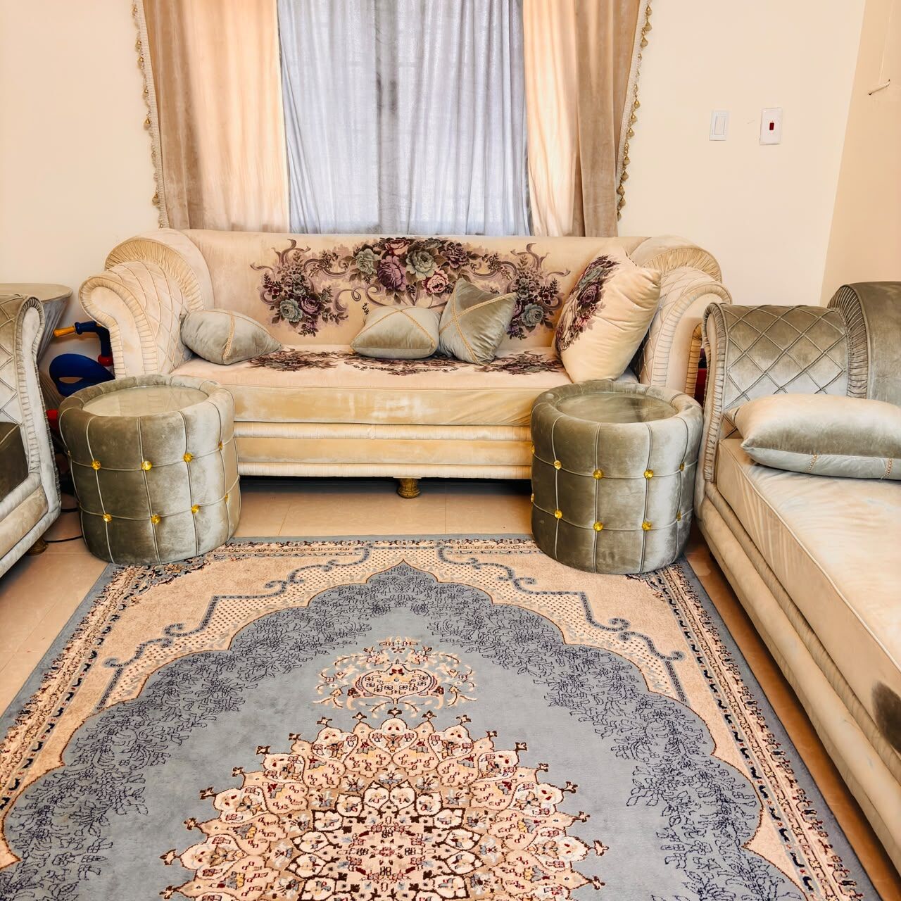 Jeddah, Furniture, SAR 3000,  9 Seater Sofa With Chairs & Dining Table
