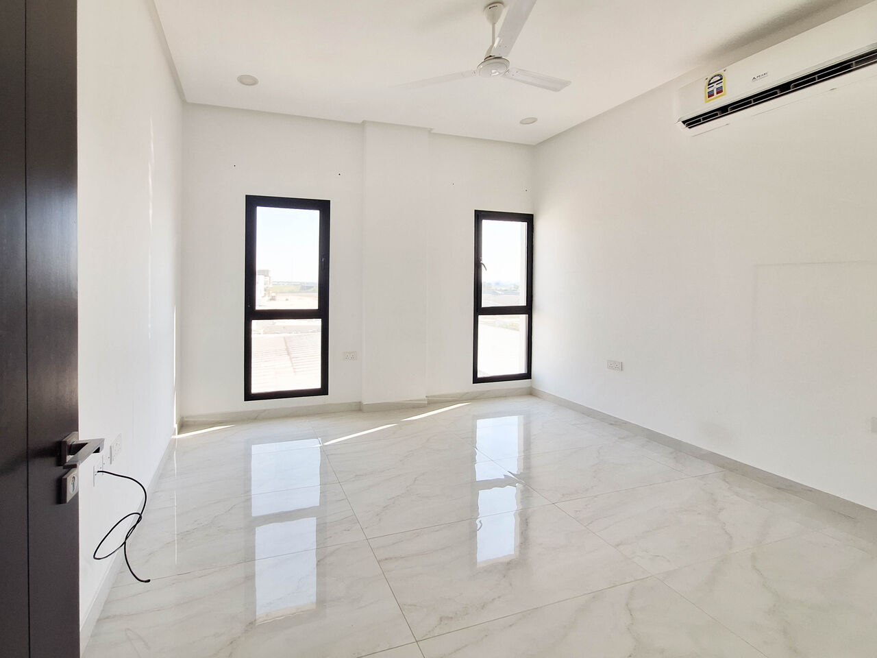 Manama, Apartments, Flats, Houses & Villas, BHD 350/month,  3 BR,  For Rent A Semi-furnished Apartment In Bu Quwah (Saraya 2) Area.