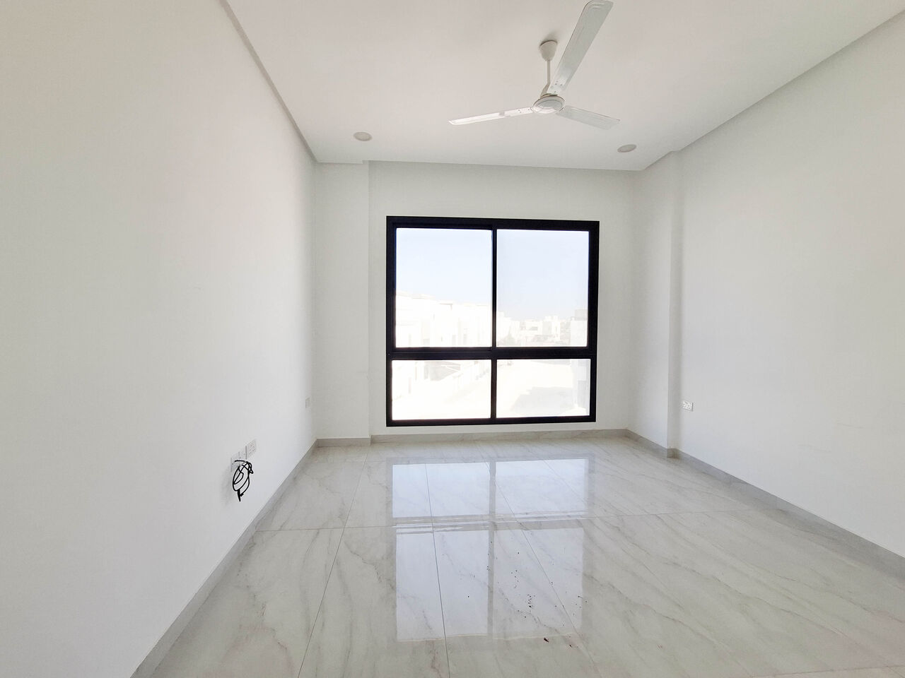 Manama, Apartments, Flats, Houses & Villas, BHD 350/month,  3 BR,  For Rent A Semi-furnished Apartment In Bu Quwah (Saraya 2) Area.