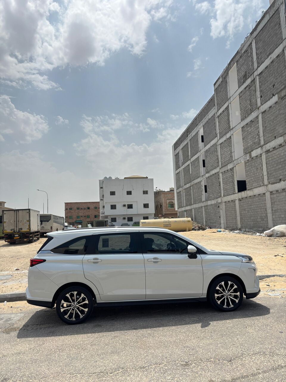 Khobar, Equipment Rental, Car Available For Company Mobilization