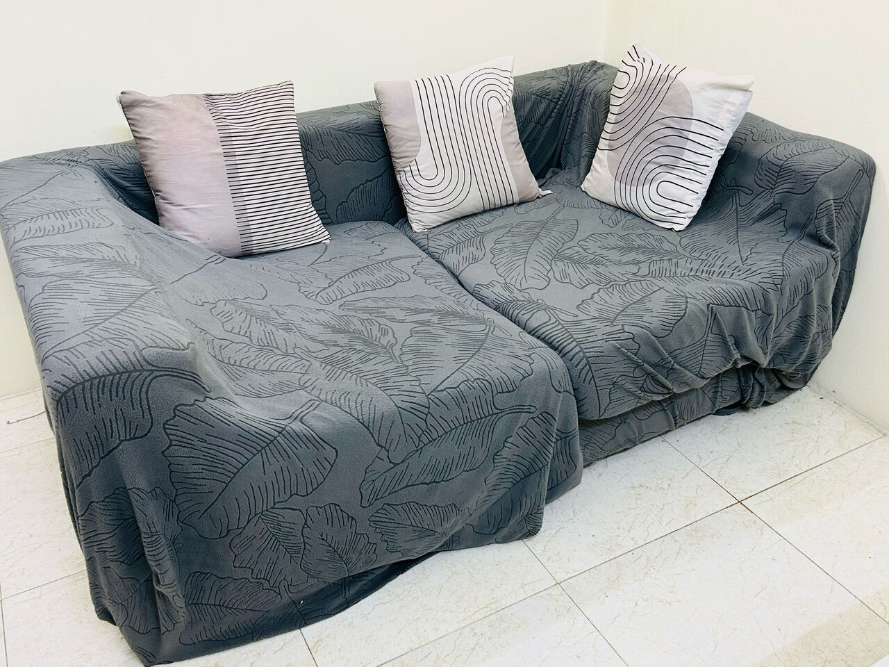 Manama, Furniture, BHD 20,  Sofa Set For Sale &ndash; Excellent Value